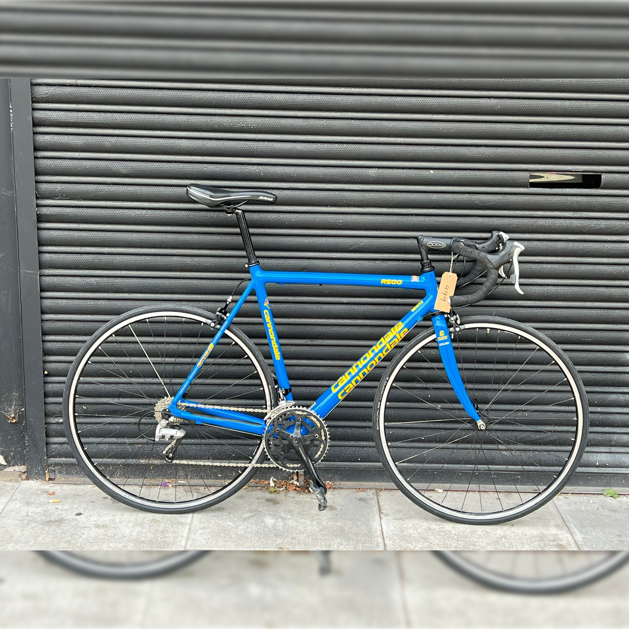 EXCELLENT CONDITION cannondale R500  ROAD BIKE